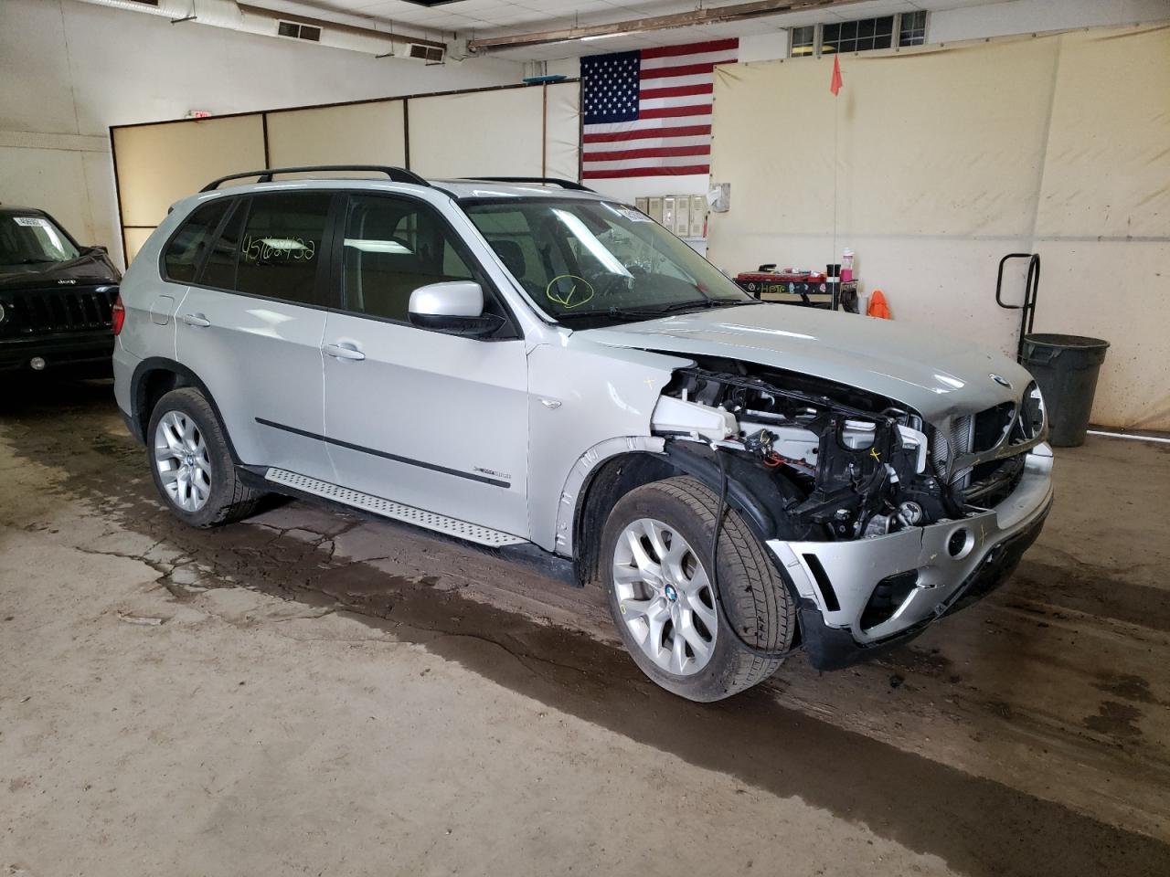 BMW X5 XDRIVE3 2012 with VIN 5UXZV4C54CL751109 - Photo from auction