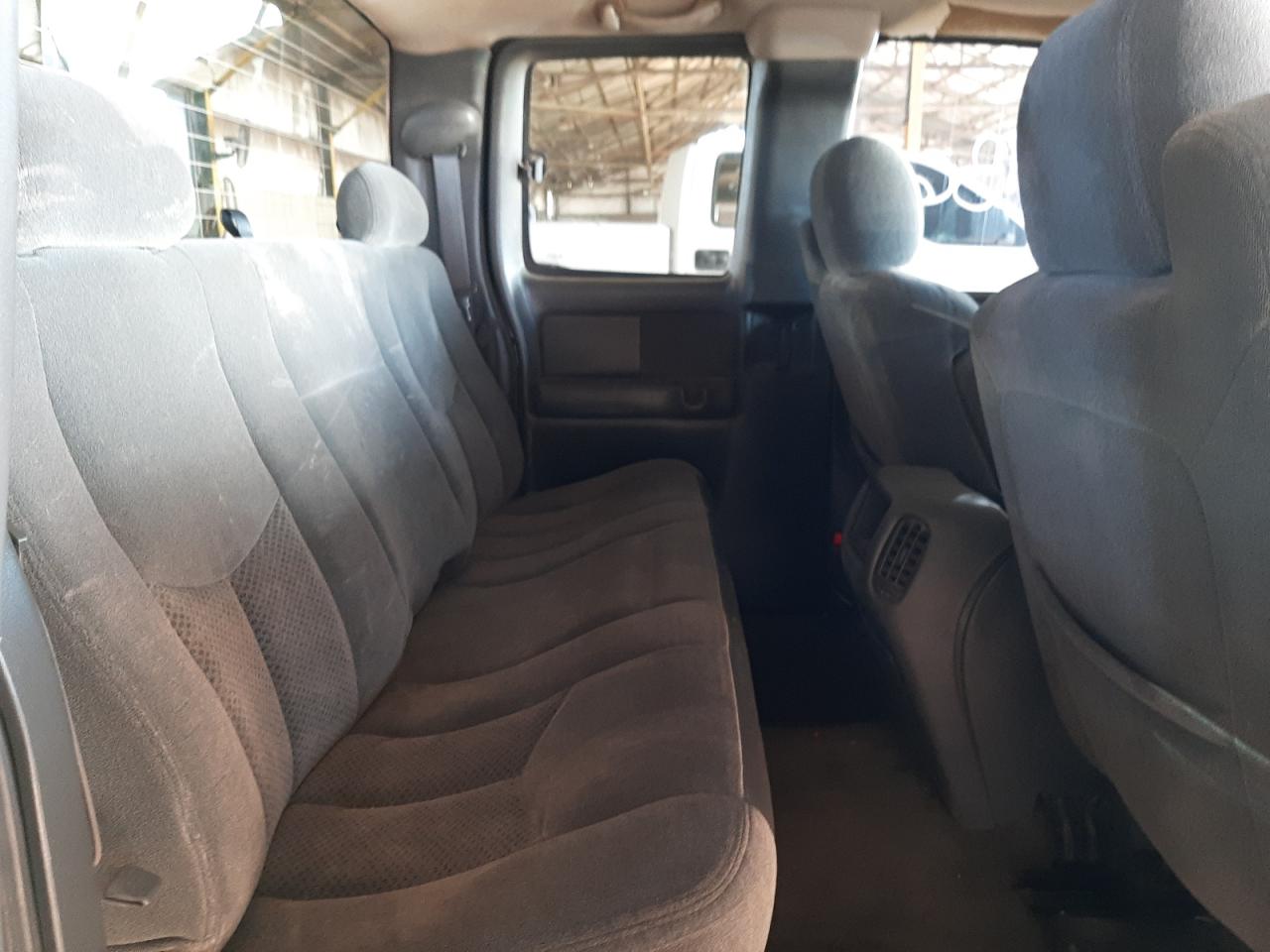 Photo 6 from auction – 2004 CHEVROLET SILVERADO with VIN 2GCEC19T641231706