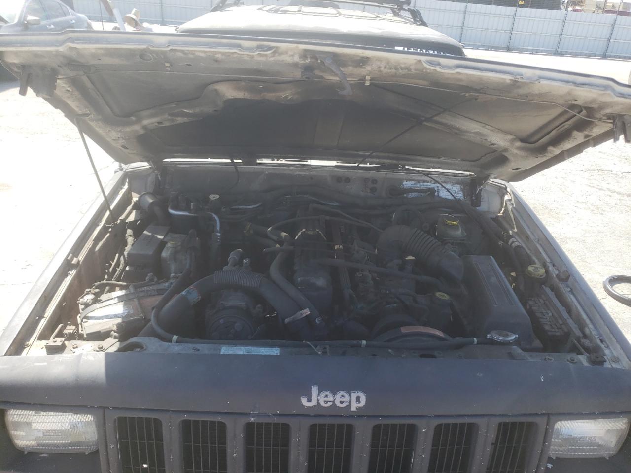 Photo 7 from auction – 2000 JEEP CHEROKEE S with VIN 1J4FF48S5YL100153