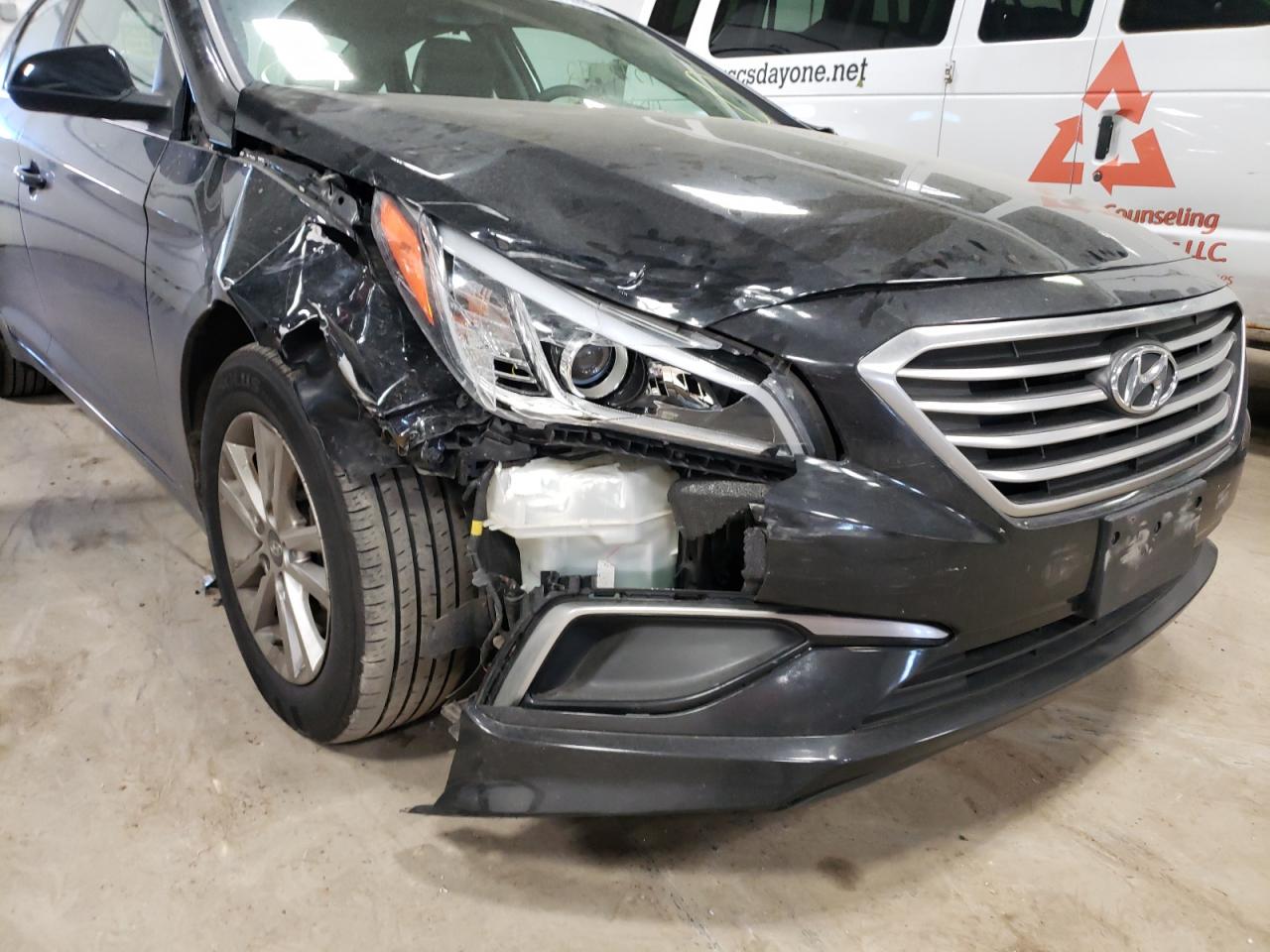 Photo 9 from auction – 2016 HYUNDAI SONATA SE with VIN 5NPE24AF5GH307672