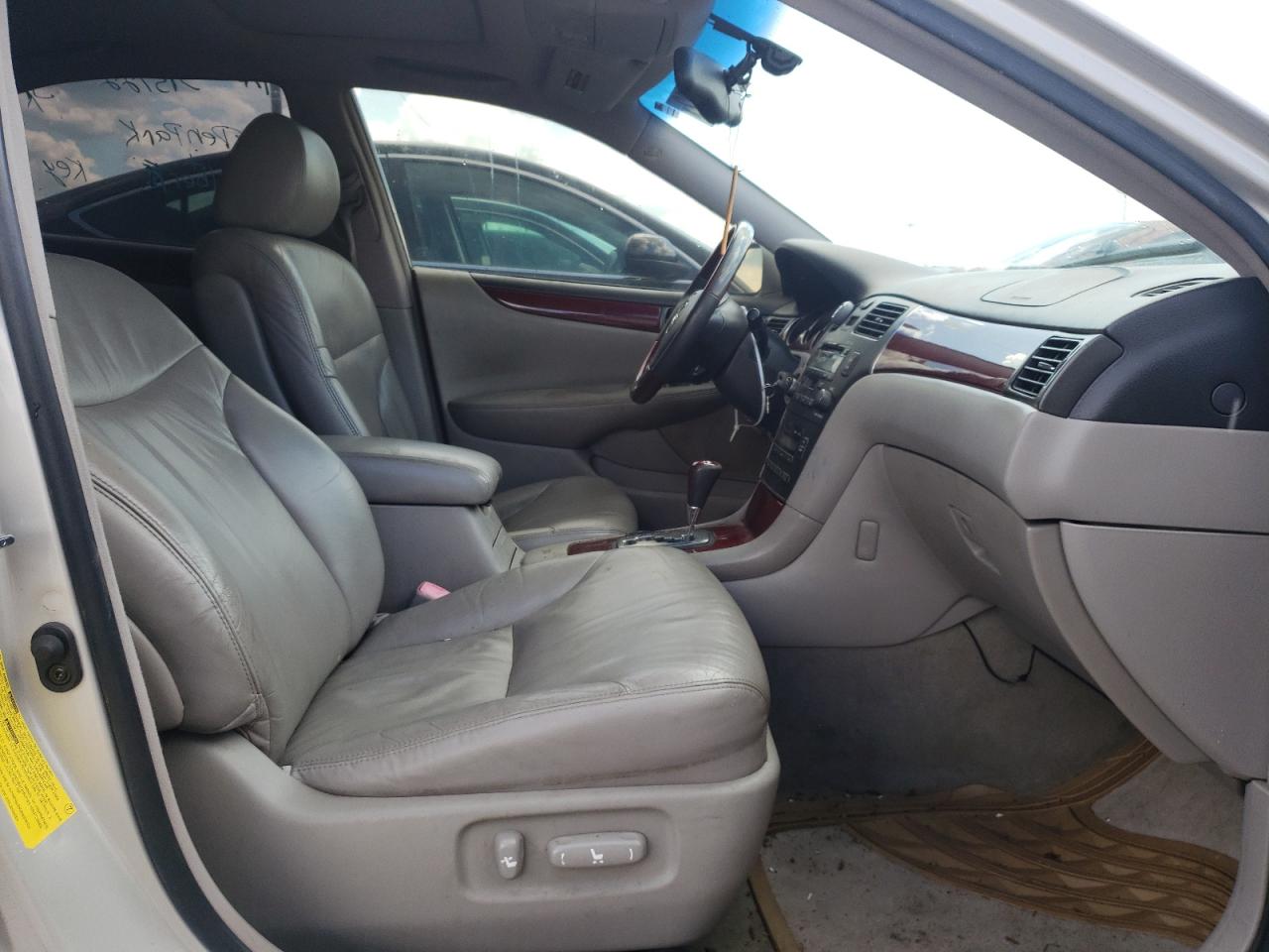 Photo 5 from auction – 2004 LEXUS ES 330 with VIN JTHBA30G345034431