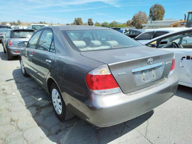 Photo 3 from auction – 2005 TOYOTA CAMRY with VIN 4T1BE32K65U589285