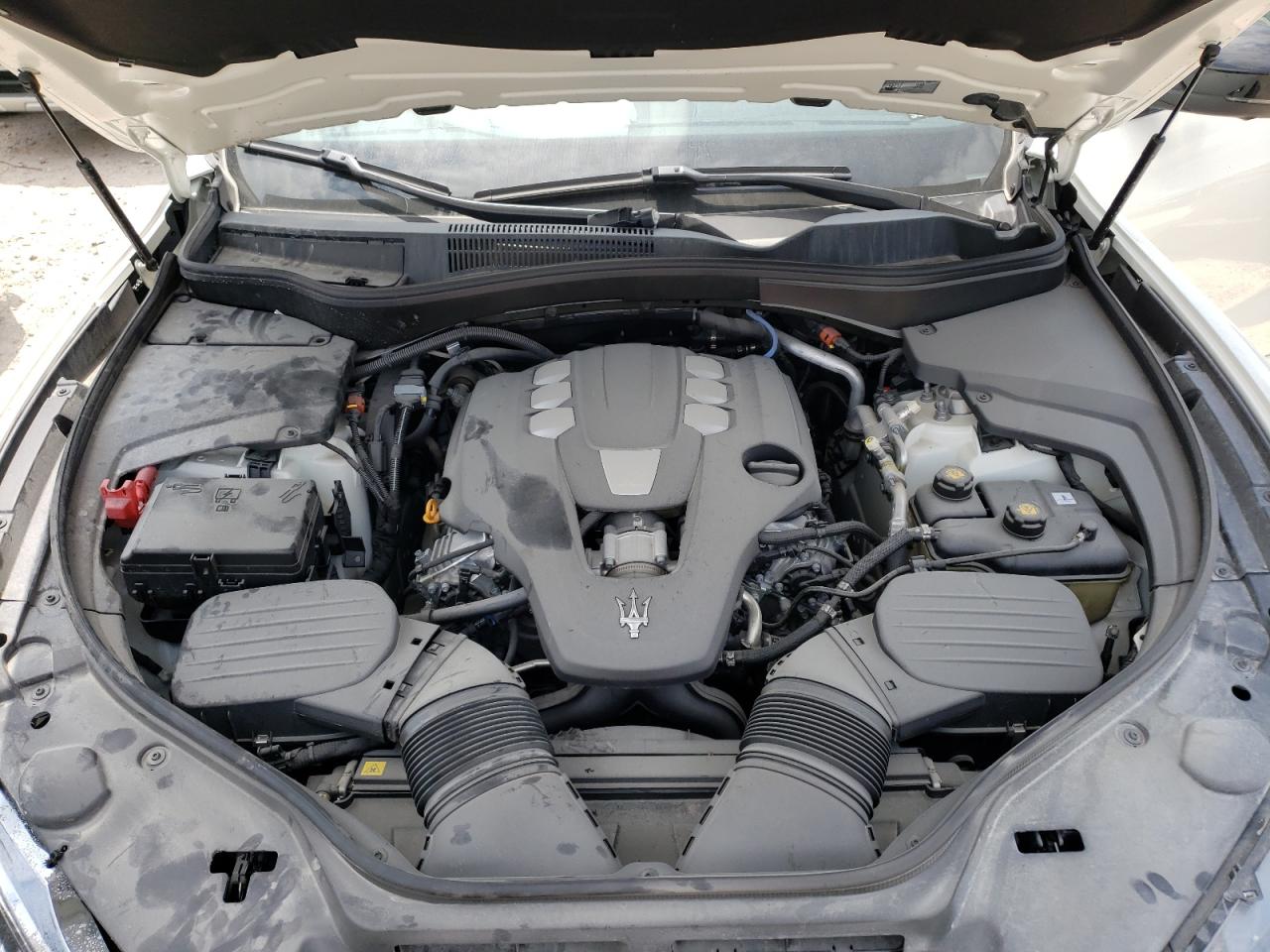 Photo 7 from auction – 2021 MASERATI LEVANTE with VIN ZN661XUAXMX357801