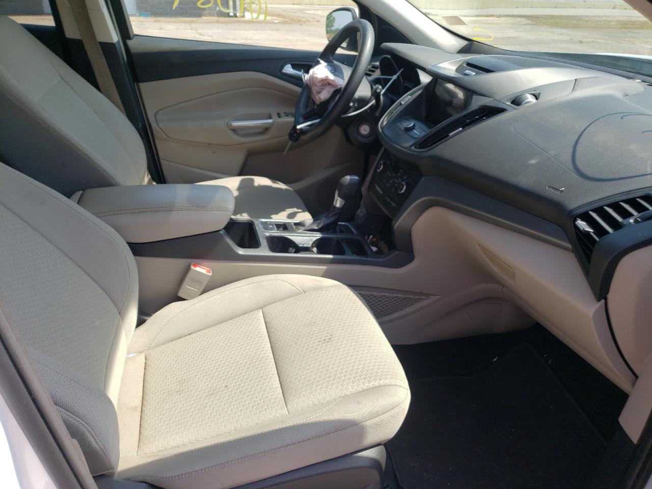 Photo 5 from auction – 2017 FORD ESCAPE SE with VIN 1FMCU0GDXHUA52231