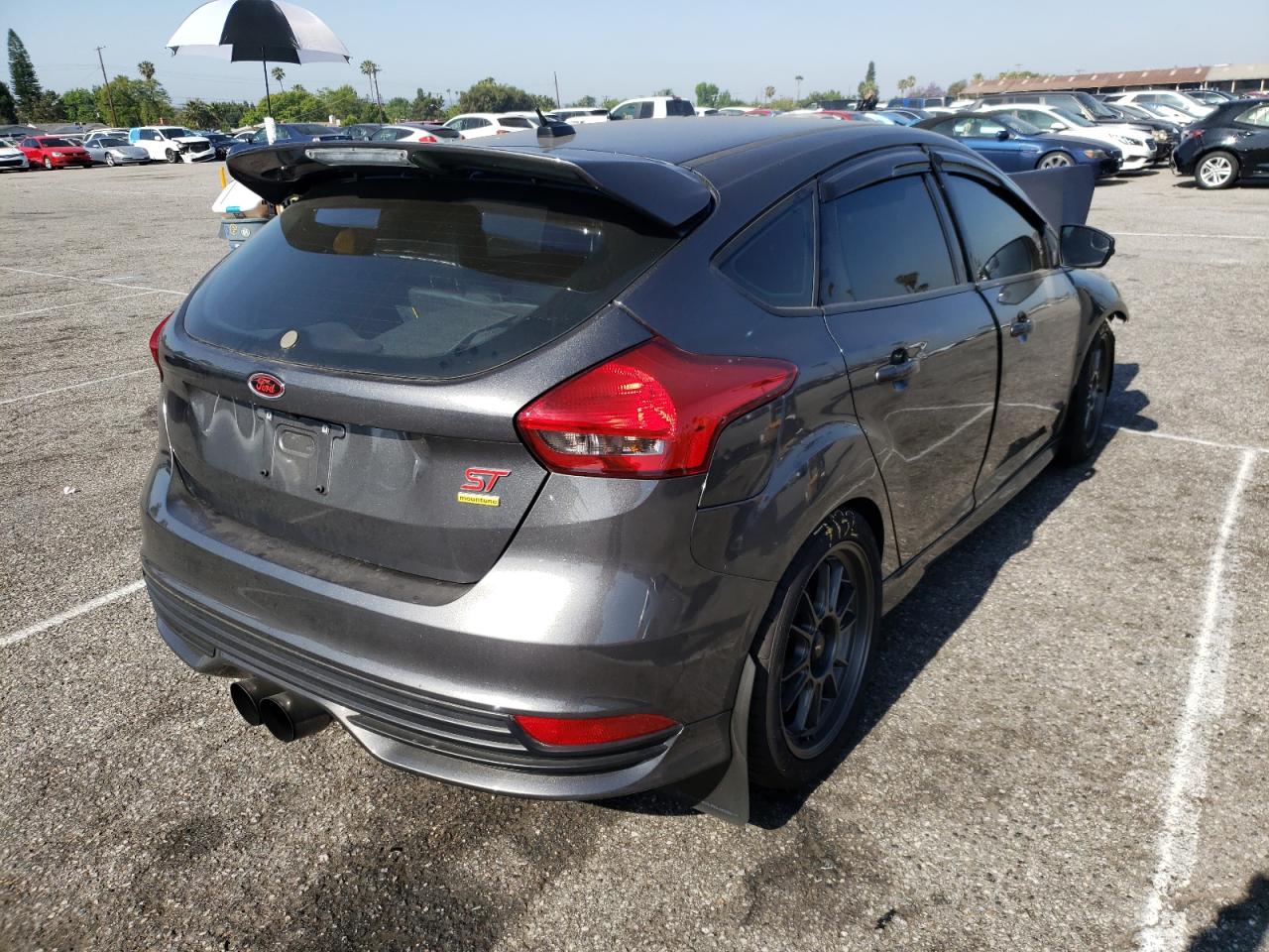 Photo 4 from auction – 2017 FORD FOCUS ST with VIN 1FADP3L94HL308409