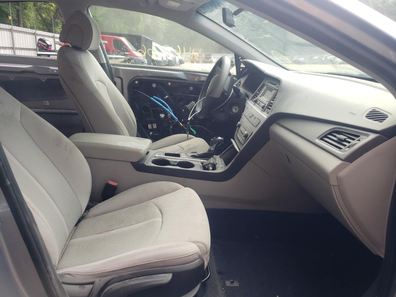 Photo 5 from auction – 2017 HYUNDAI SONATA SE with VIN 5NPE24AF6HH497502
