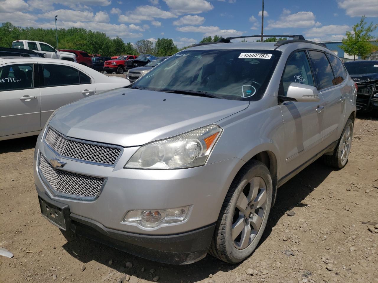 Photo 2 from auction – 2011 CHEVROLET TRAVERSE L with VIN 1GNKVLED7BJ393846