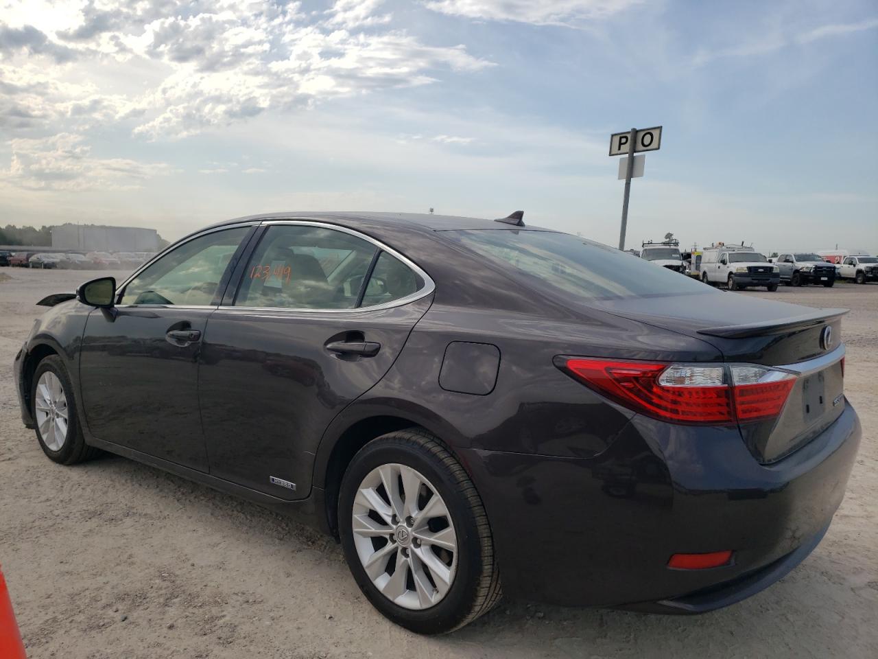 Photo 3 from auction – 2013 LEXUS ES 300H with VIN JTHBW1GGXD2009538