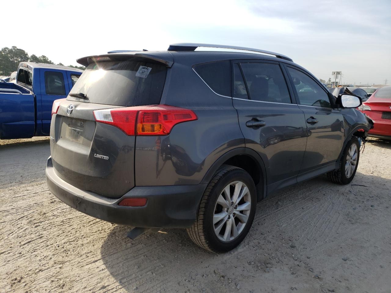 Photo 4 from auction – 2013 TOYOTA RAV4 LIMIT with VIN JTMYFREV6DD022450