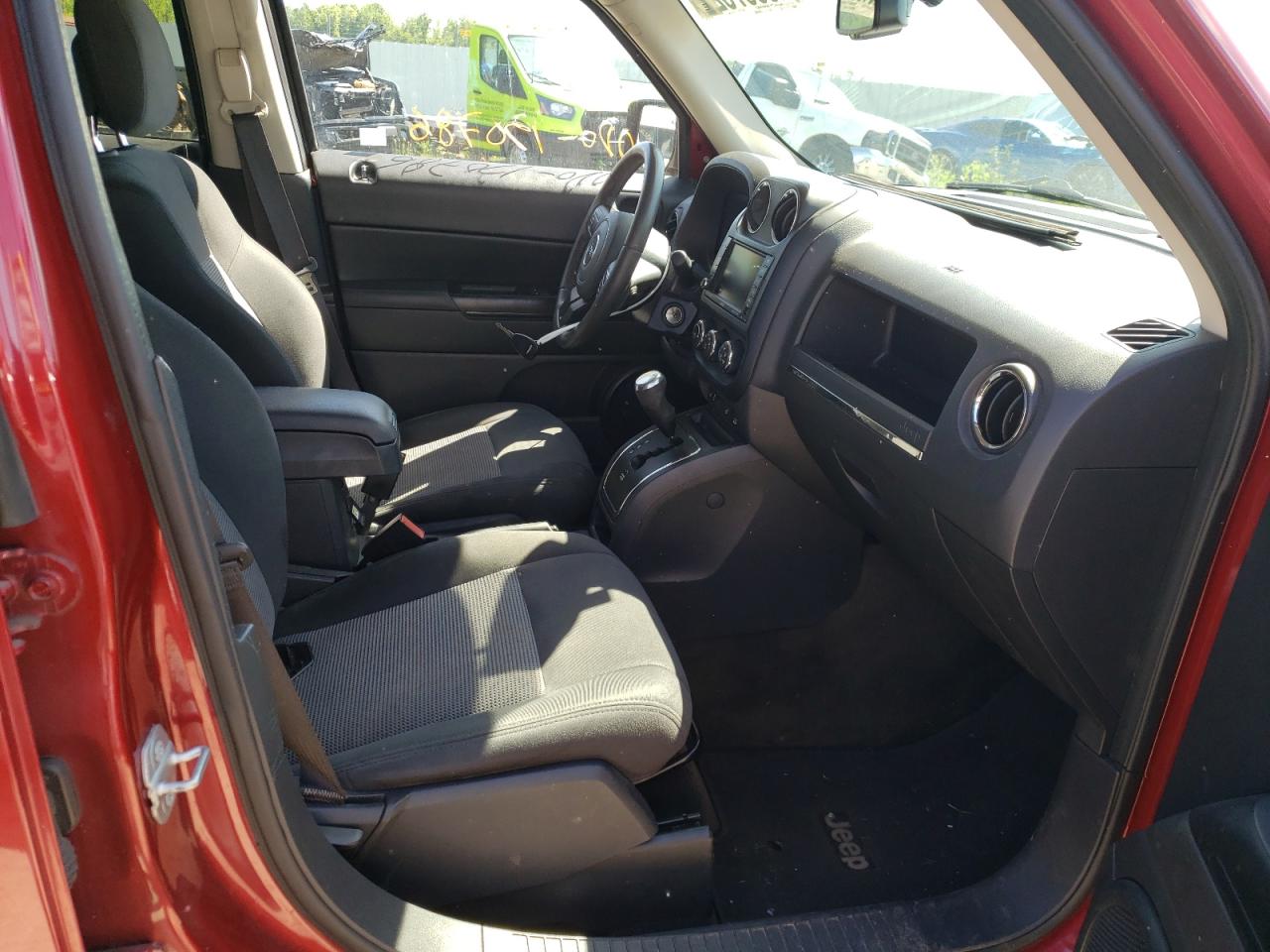 Photo 5 from auction – 2016 JEEP PATRIOT LA with VIN 1C4NJPFB3GD569738
