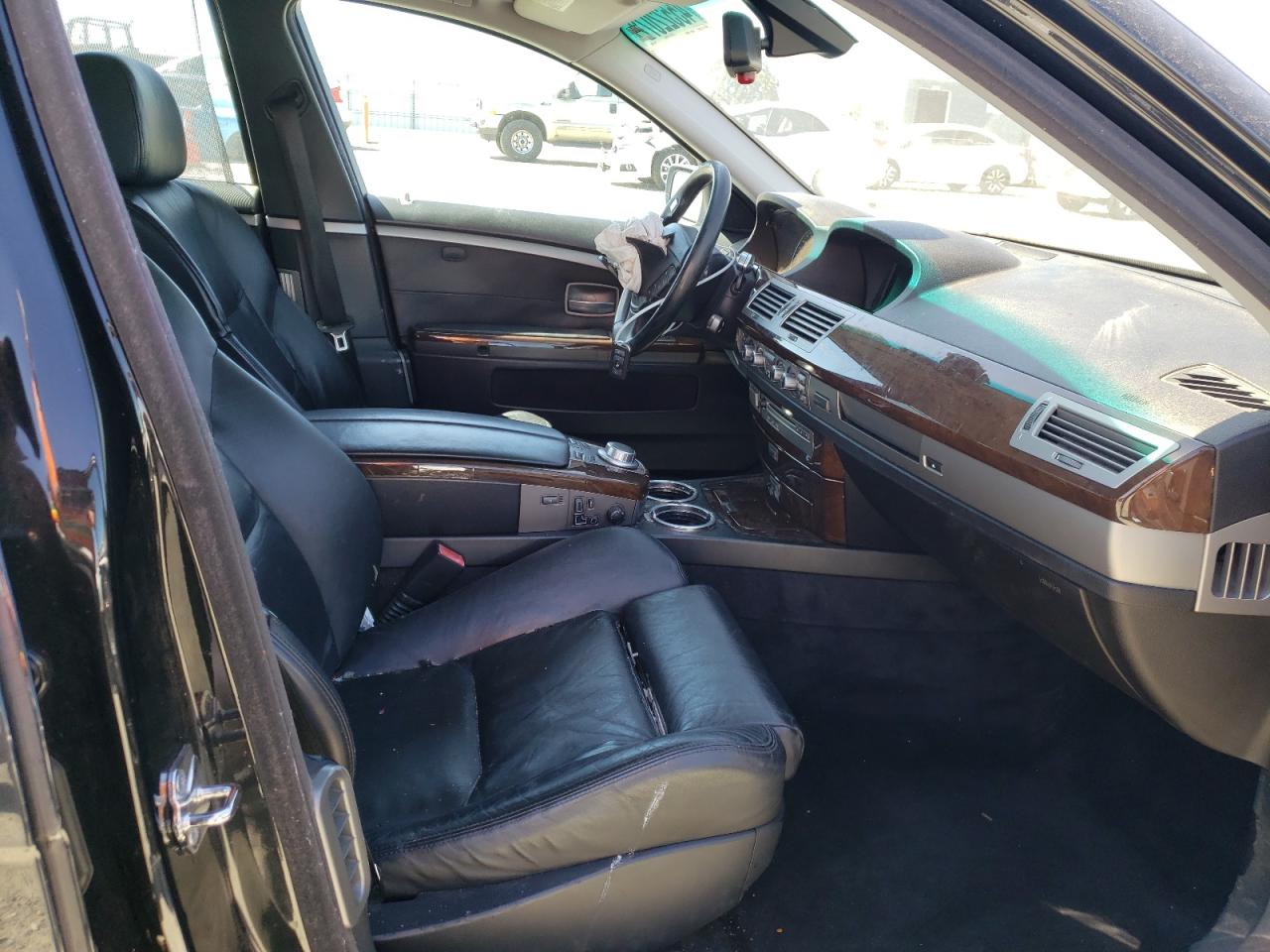 Photo 5 from auction – 2006 BMW 750 LI with VIN WBAHN83516DT31906