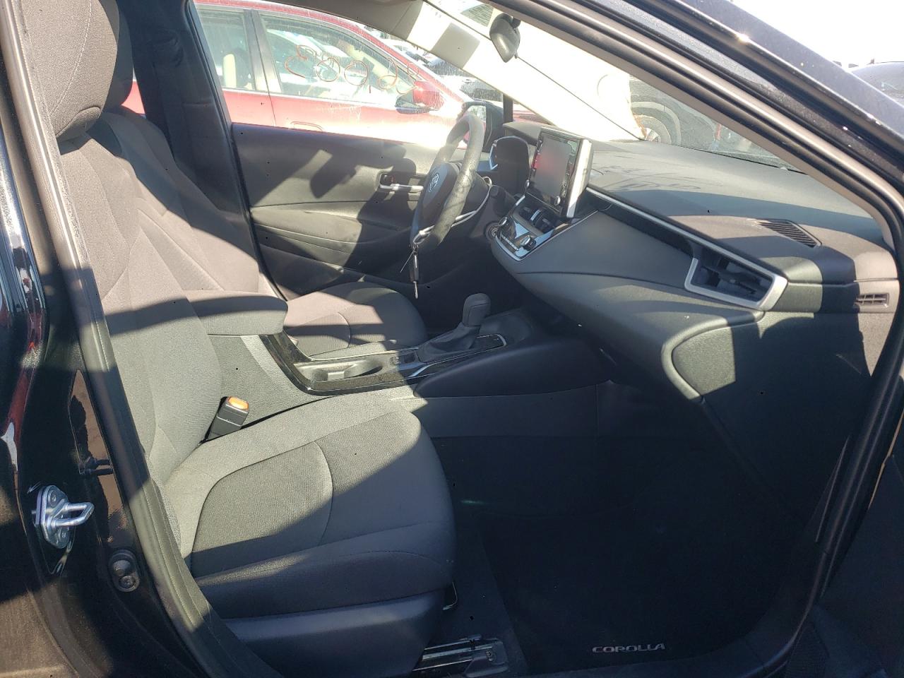 Photo 5 from auction – 2020 TOYOTA COROLLA LE with VIN 5YFEPRAE8LP034004
