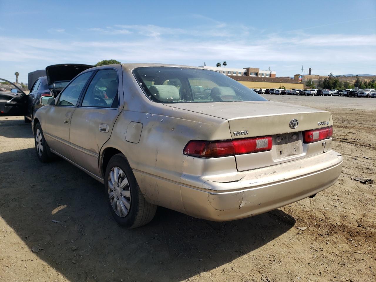 Photo 3 from auction – 1997 TOYOTA CAMRY CE with VIN 4T1BF22K8VU922626