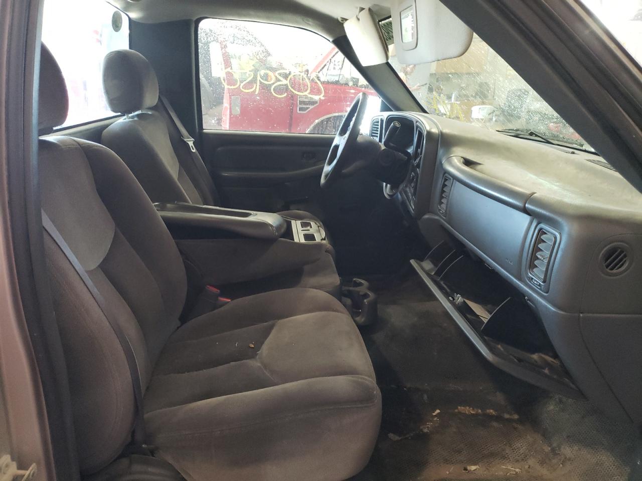 Photo 5 from auction – 2005 GMC NEW SIERRA with VIN 1GTEC14V95Z259789