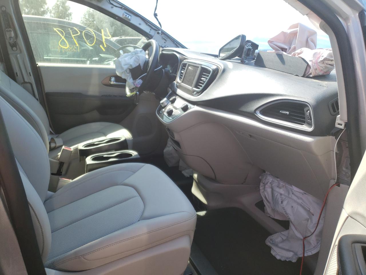 Photo 5 from auction – 2021 CHRYSLER VOYAGER LX with VIN 2C4RC1DGXMR564892