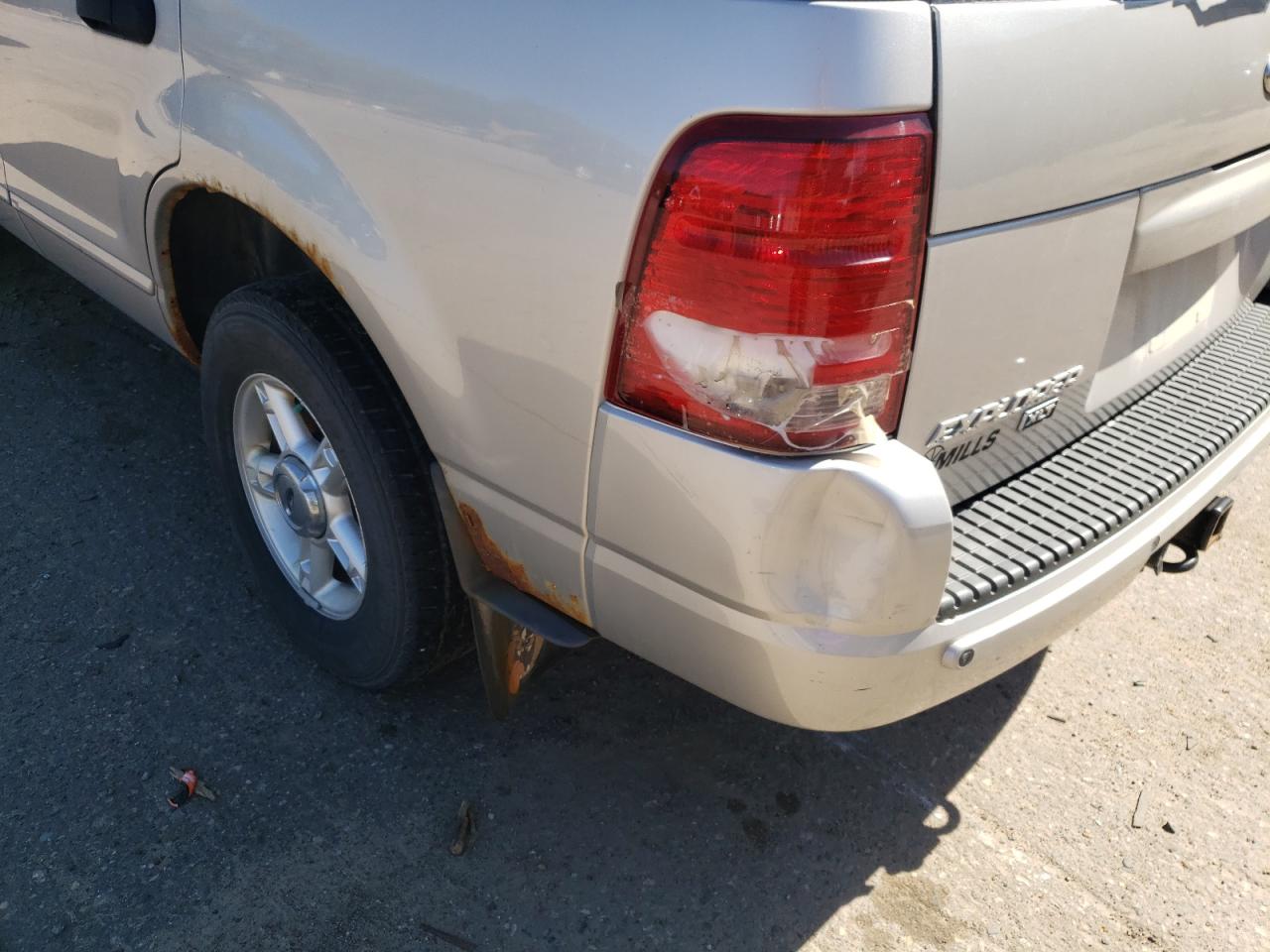 Photo 9 from auction – 2004 FORD EXPLORER X with VIN 1FMDU73K64UB65895