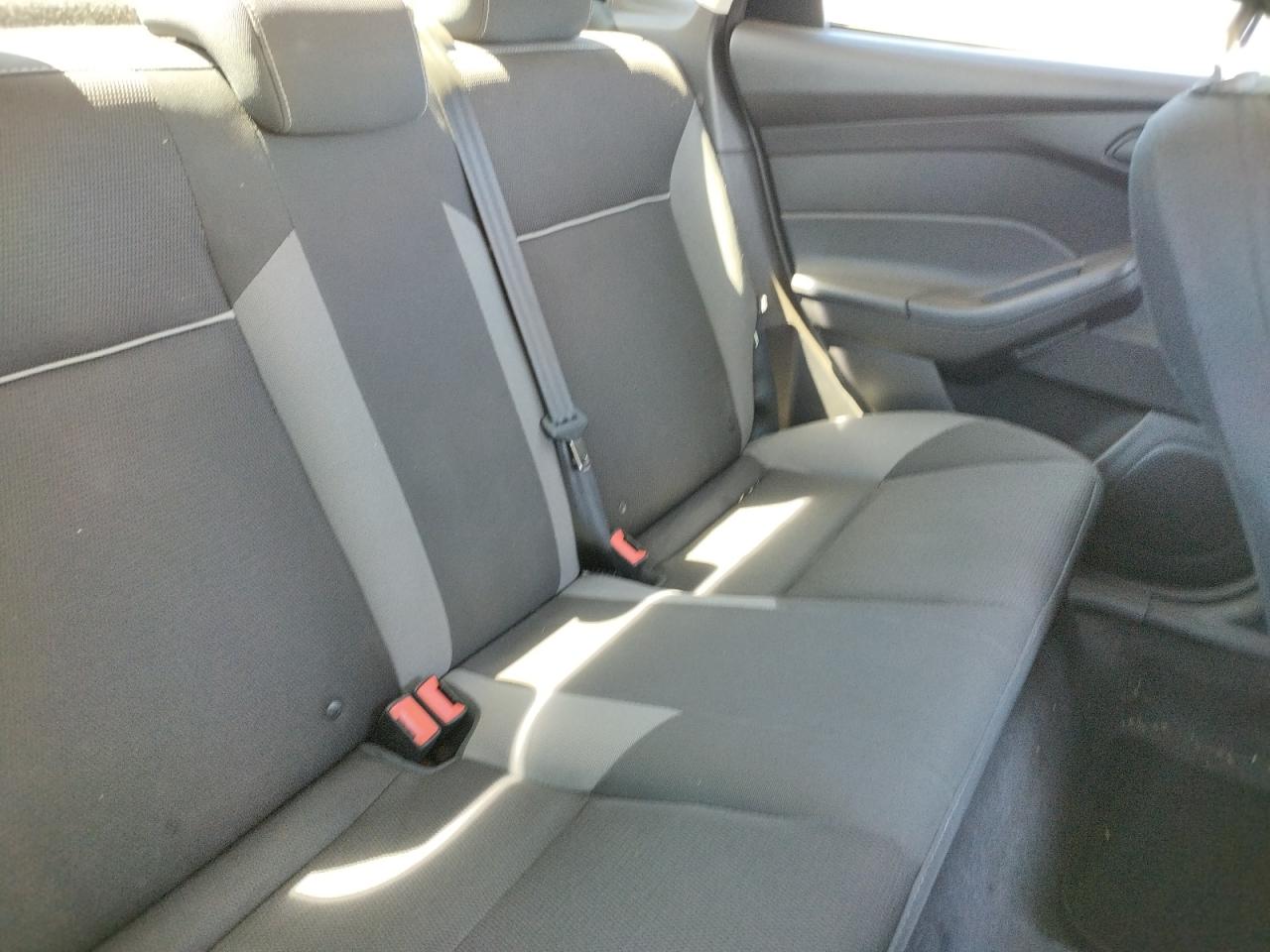 Photo 6 from auction – 2014 FORD FOCUS S with VIN 1FADP3E22EL451449