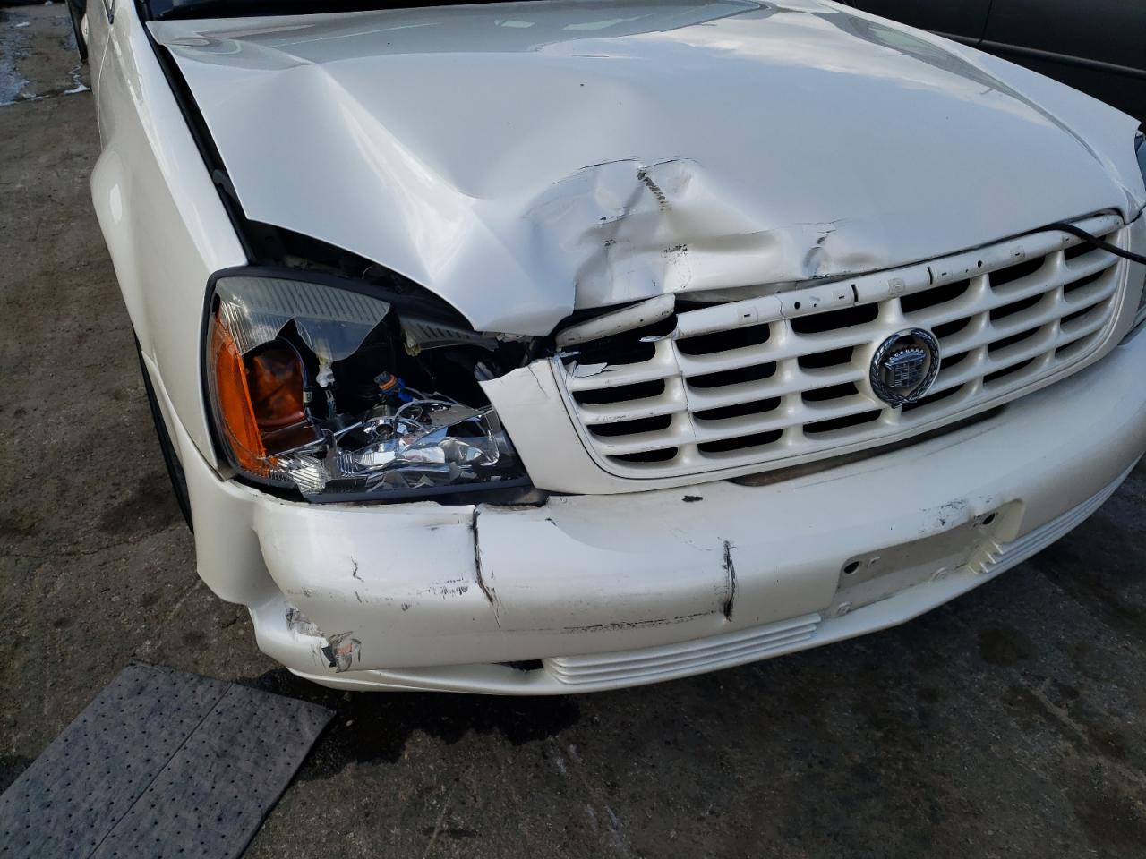 صورة رقم 9 من المزاد - 2000 CADILLAC DEVILLE DT مع VIN 1G6KF5795YU173061
