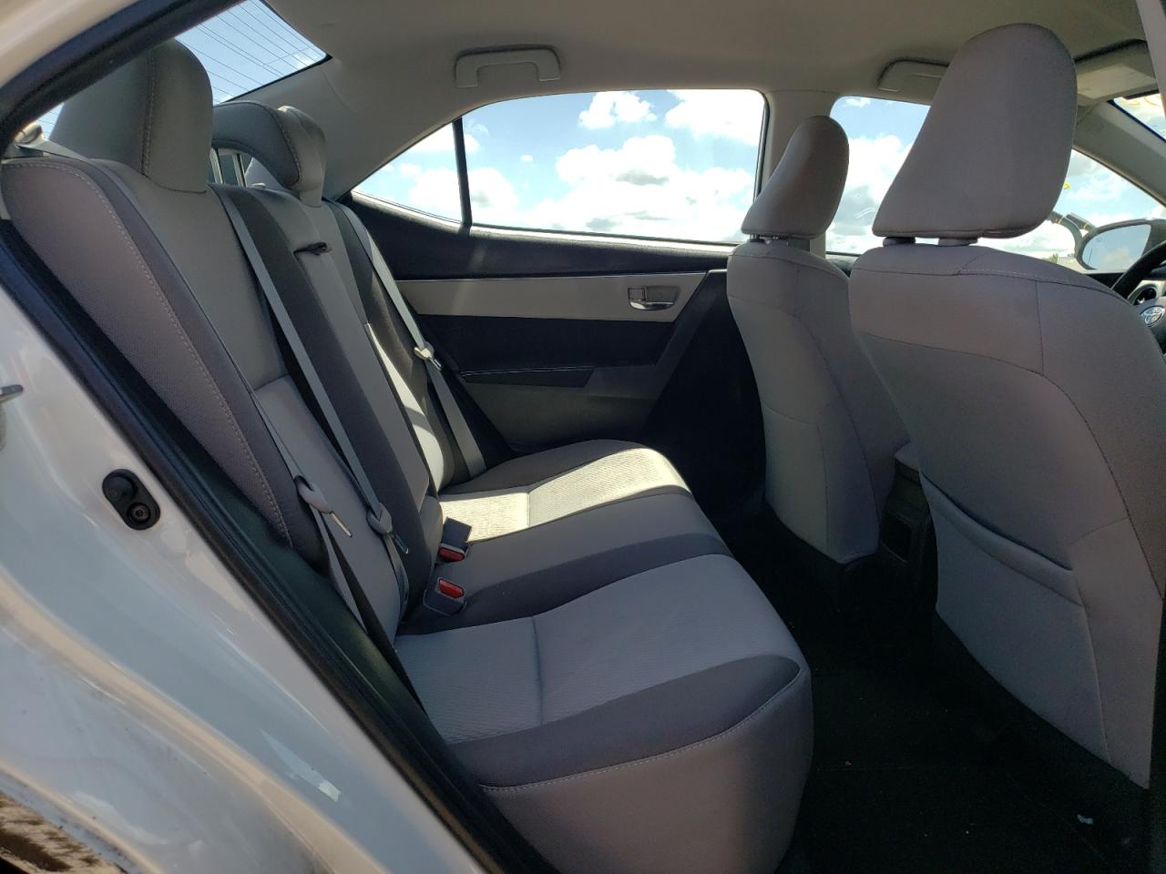 Photo 6 from auction – 2018 TOYOTA COROLLA L with VIN 5YFBURHE6JP828420