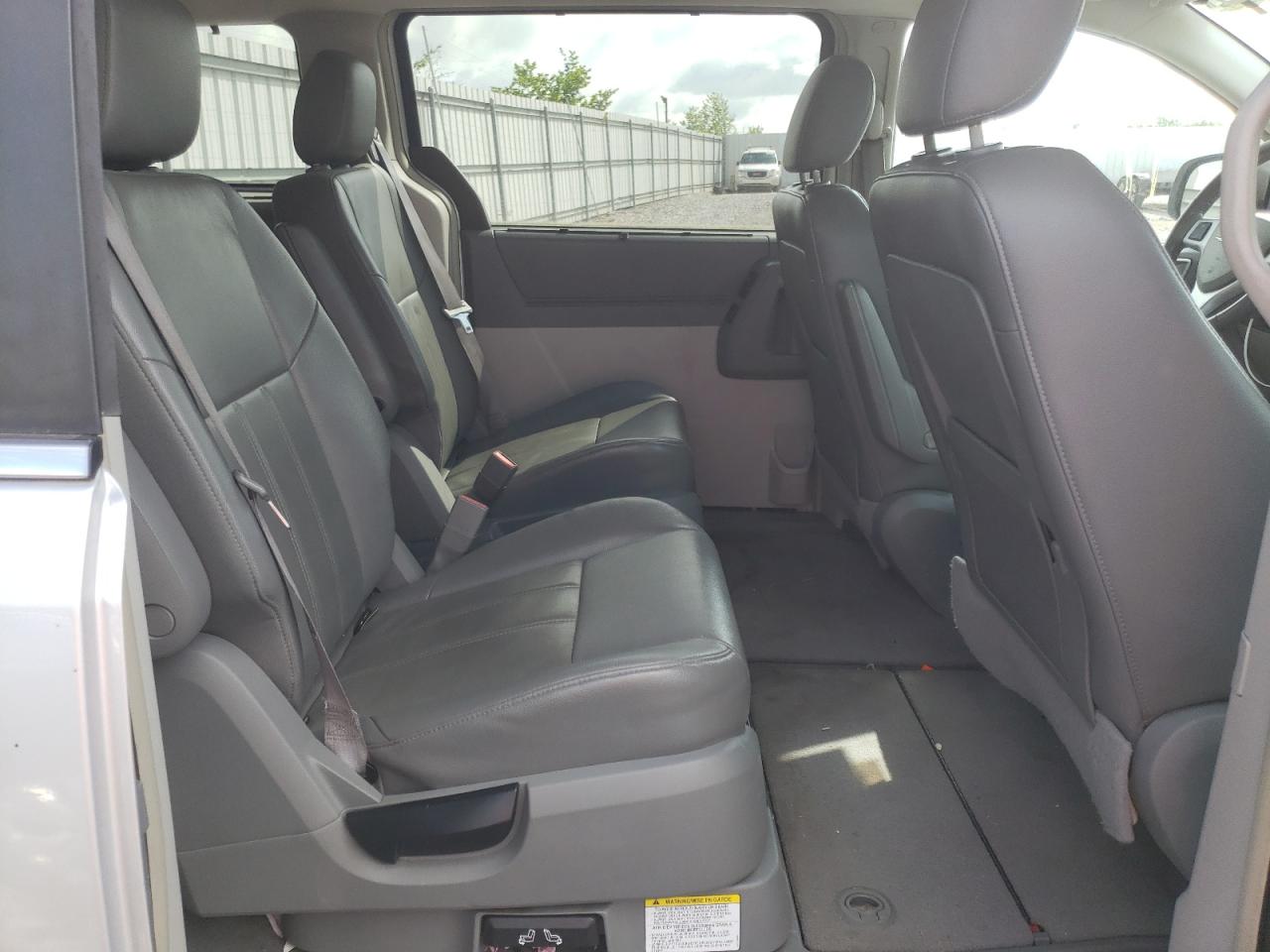 Photo 6 from auction – 2008 CHRYSLER TOWN & COU with VIN 2A8HR54P98R138627