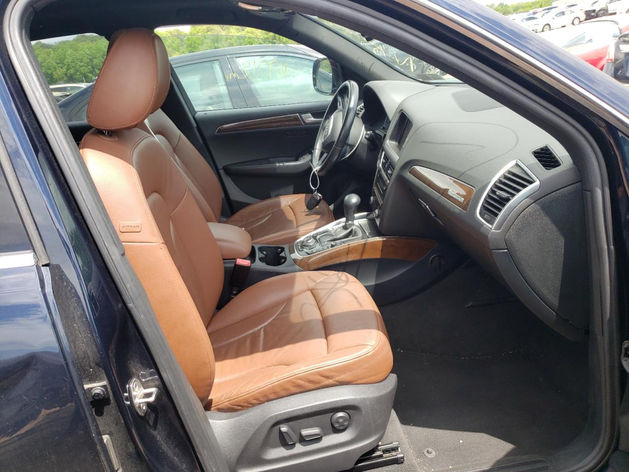 Photo 5 from auction – 2011 AUDI Q5 PREMIUM with VIN WA1DKBFP4BA023459
