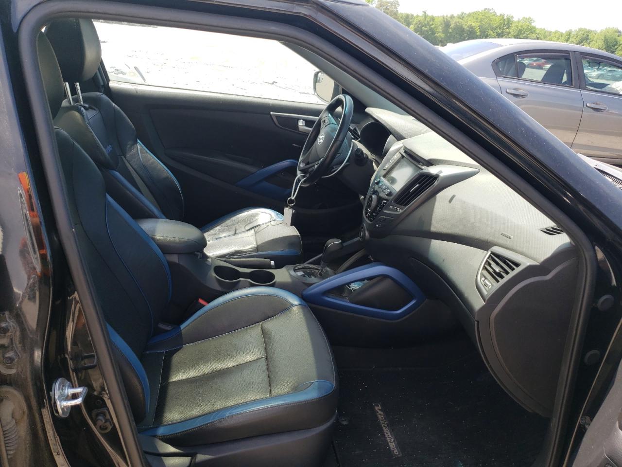 Photo 5 from auction – 2014 HYUNDAI VELOSTER T with VIN KMHTC6AE5EU208081