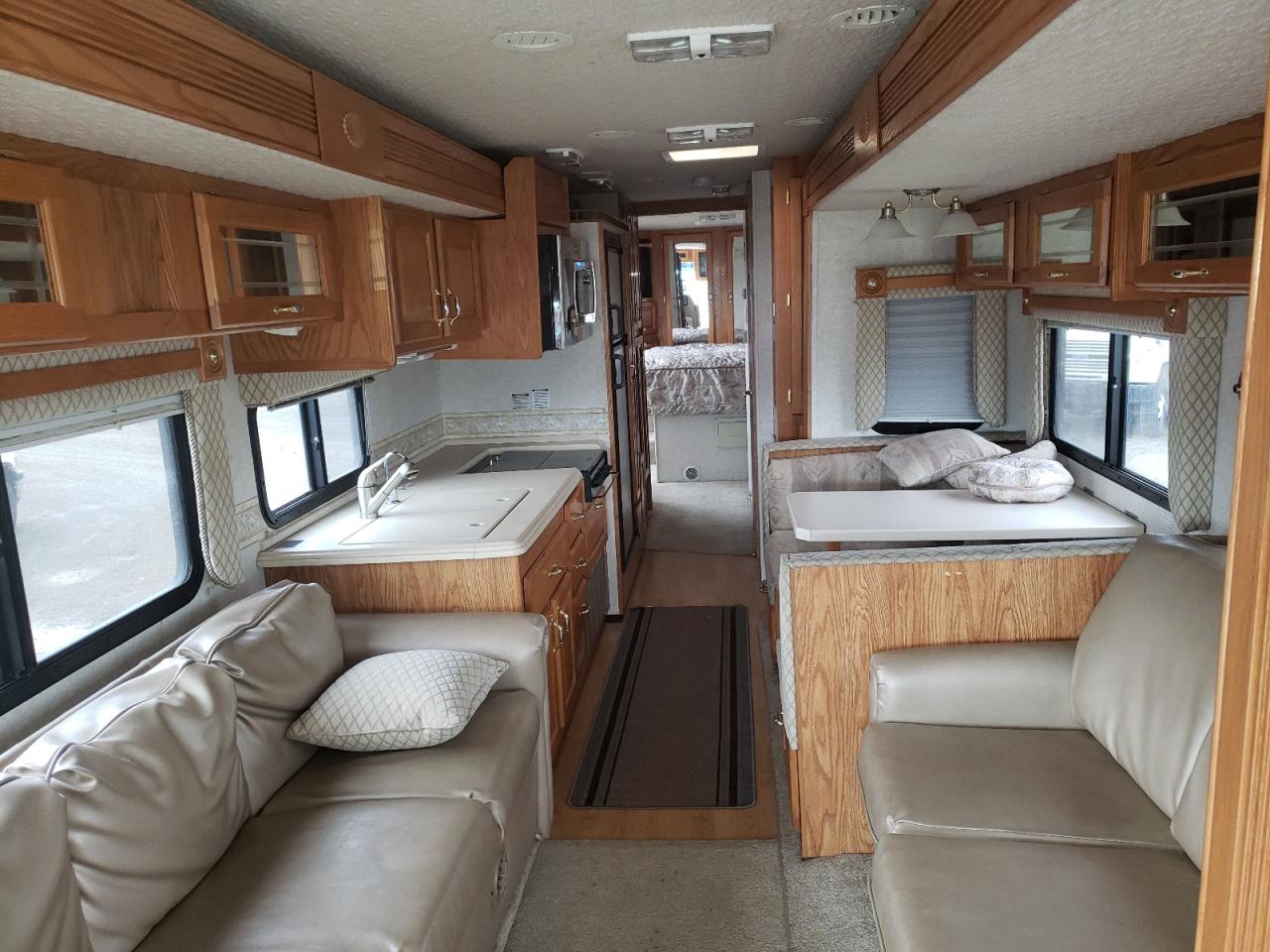 Photo 6 from auction – 2005 GULF STREAM CRESCENDO with VIN 4UZAAHDC04CN27427