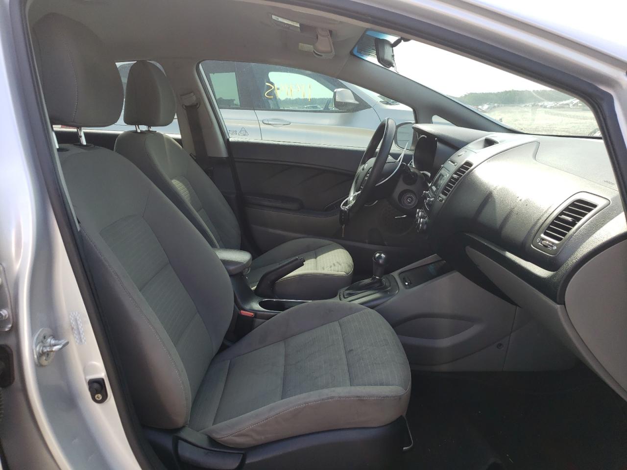 Photo 19 from auction – 2014 KIA FORTE LX with VIN KNAFX4A67E5174297