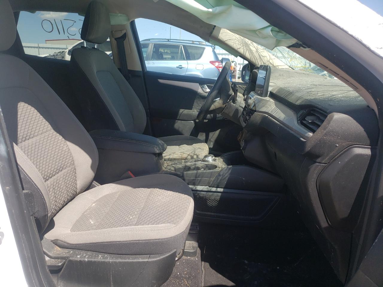 Photo 5 from auction – 2020 FORD ESCAPE SE with VIN 1FMCU9G60LUB41501