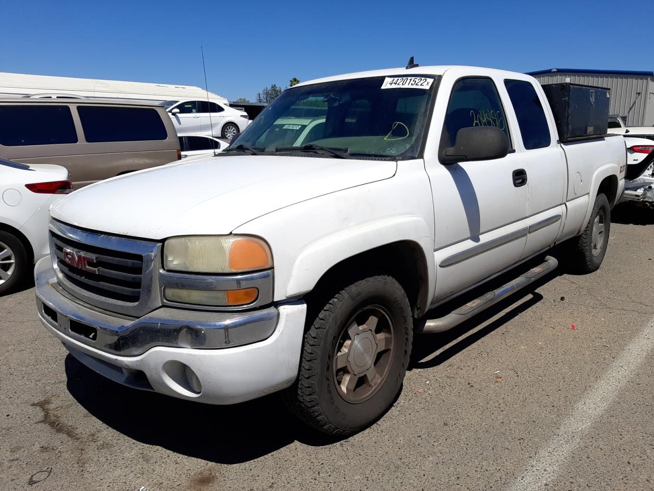 Photo 2 from auction – 2006 GMC NEW SIERRA with VIN 1GTEK19B76Z142134