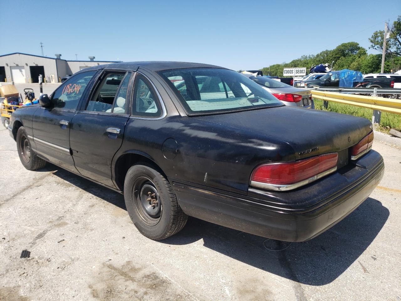 Photo 15 from auction – 1997 FORD CROWN VICT with VIN 2FALP73W9VX218289