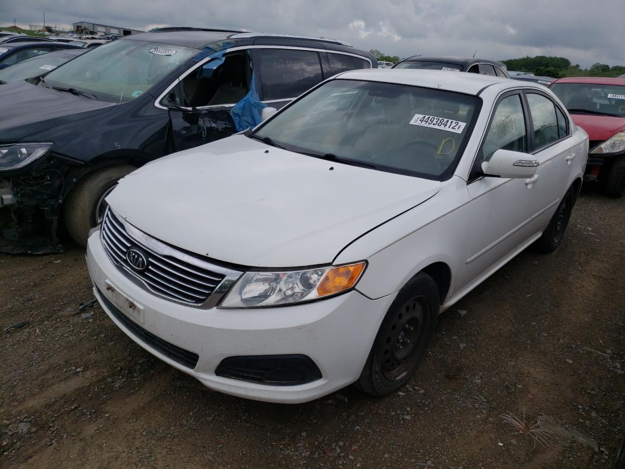 Фото 2 с аукциона – 2010 KIA OPTIMA LX с VIN KNAGG4A81A5430790