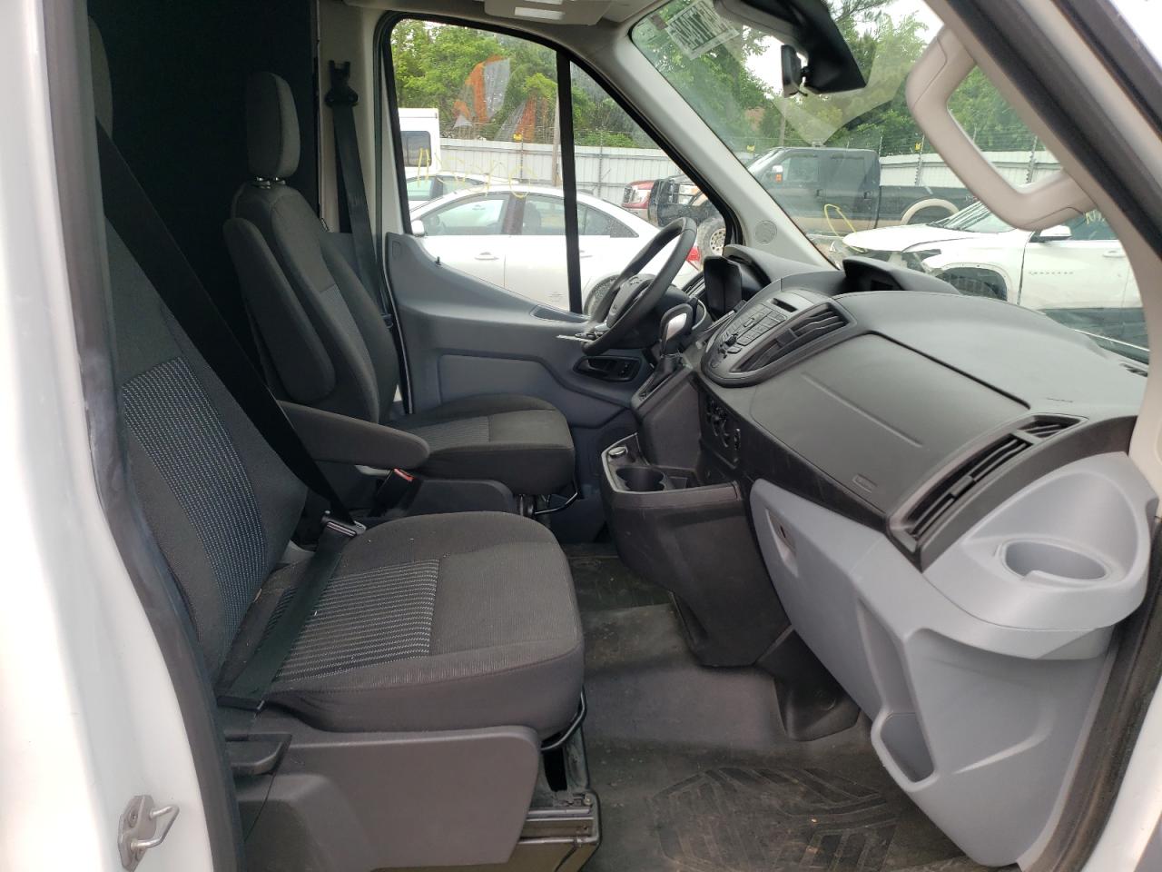 Zdjęcie 5 z aukcji – 2019 FORD TRANSIT T- z VIN 1FTYR2CM7KKA88863