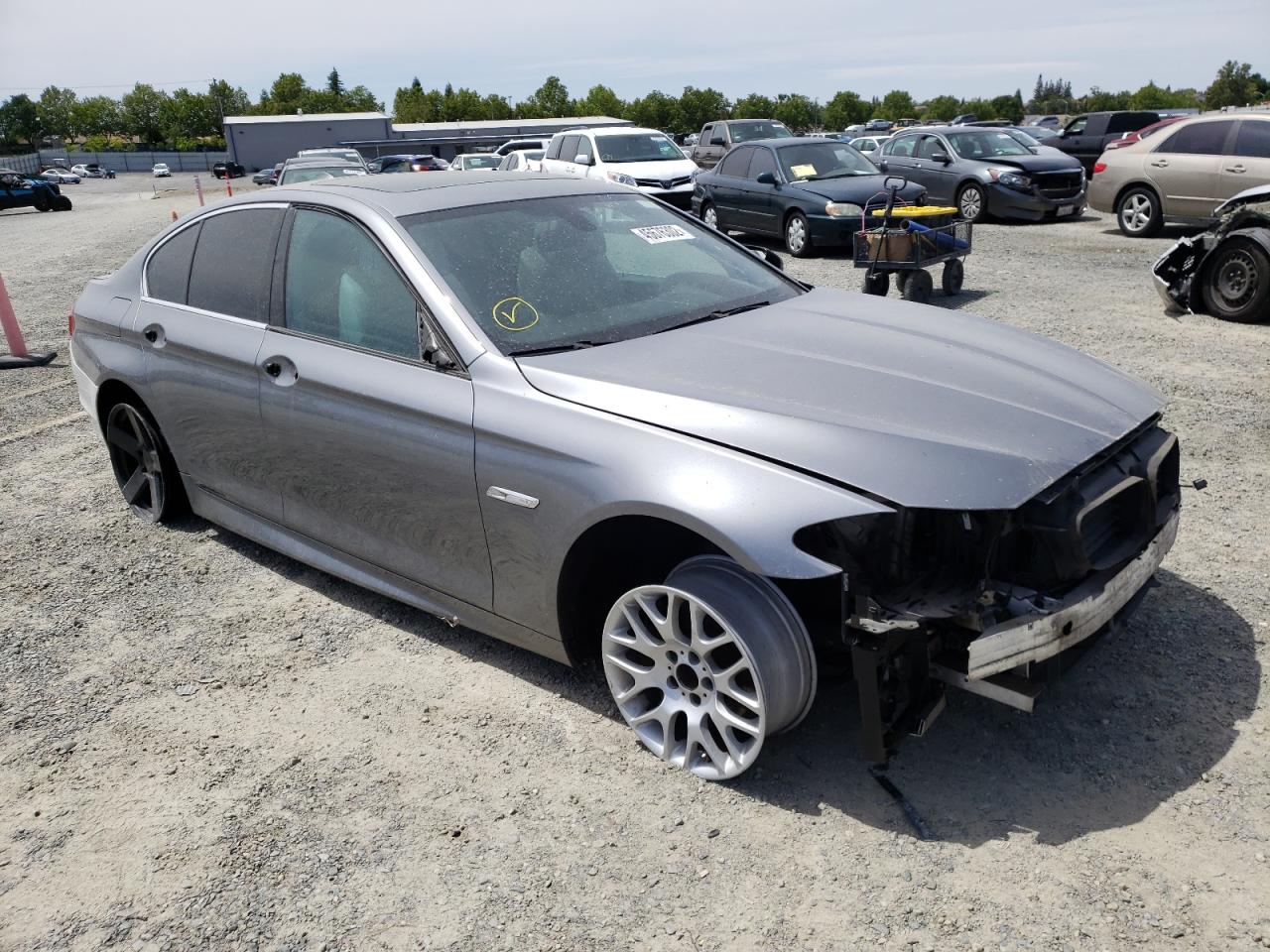 BMW 550 XI 2013 with VIN WBAFU9C52DDY70404 - Photo from auction