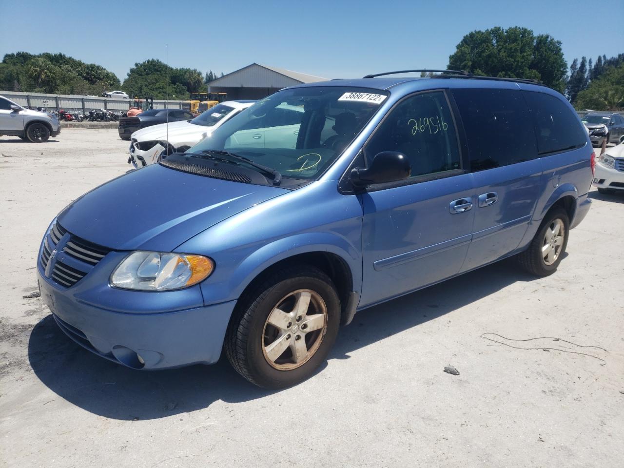 Photo 2 from auction – 2007 DODGE GRAND CARA with VIN 2D4GP44LX7R124186