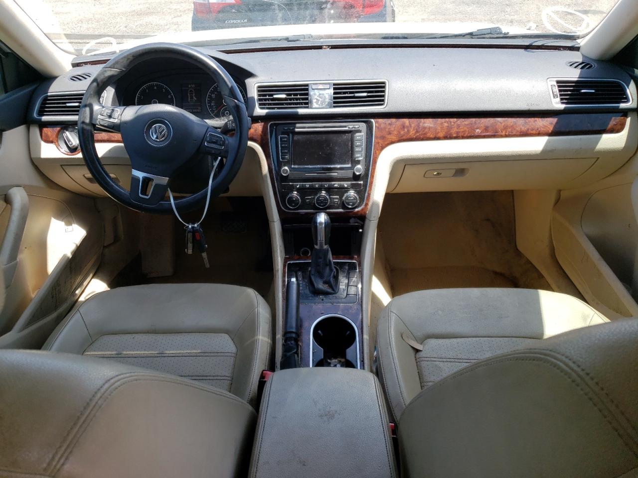 Photo 9 from auction – 2013 VOLKSWAGEN PASSAT SEL with VIN 1VWCH7A32DC004897