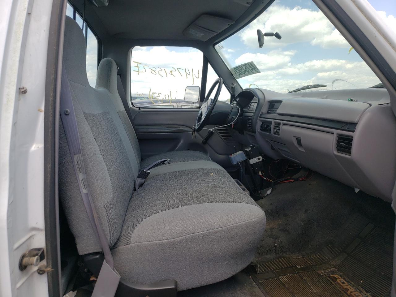 Photo 5 from auction – 1997 FORD F-250 with VIN 1FTHF26H7VEA96519