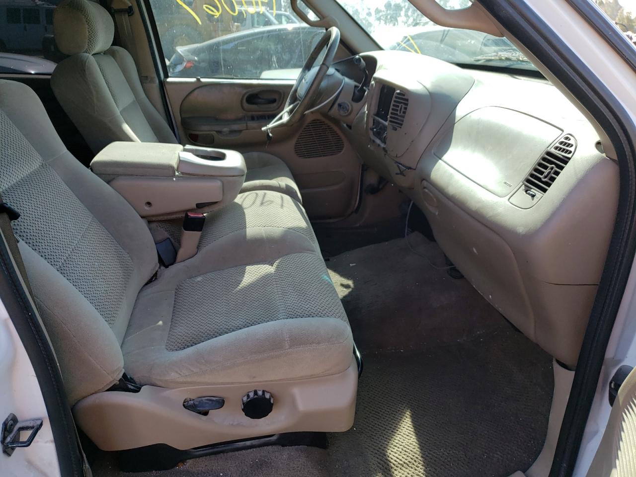 Photo 5 from auction – 2001 FORD F150 SUPER with VIN 1FTRW07L61KB66552