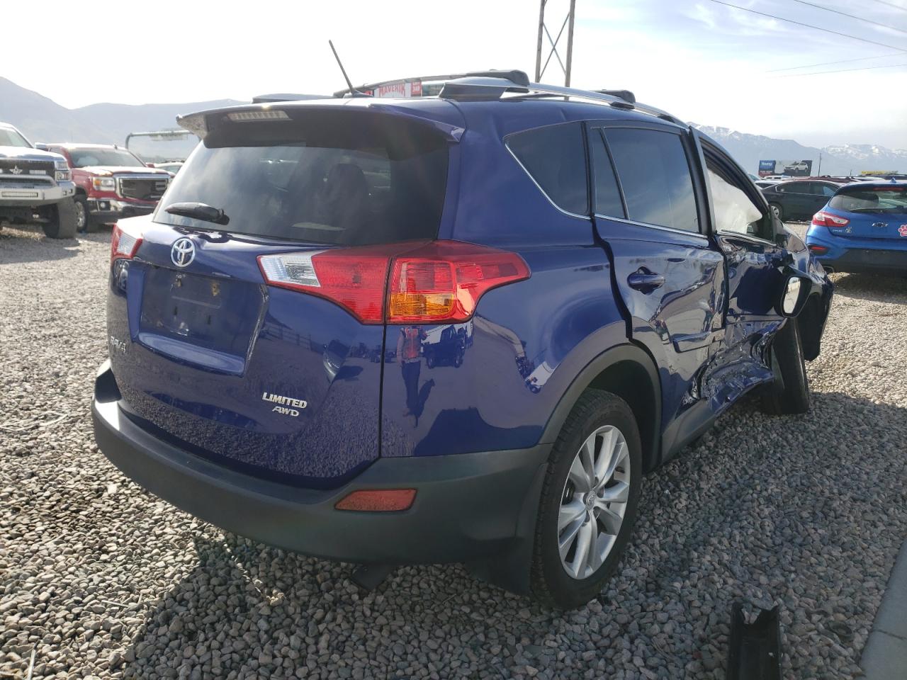 Photo 4 from auction – 2015 TOYOTA RAV4 LIMIT with VIN 2T3DFREV5FW232980