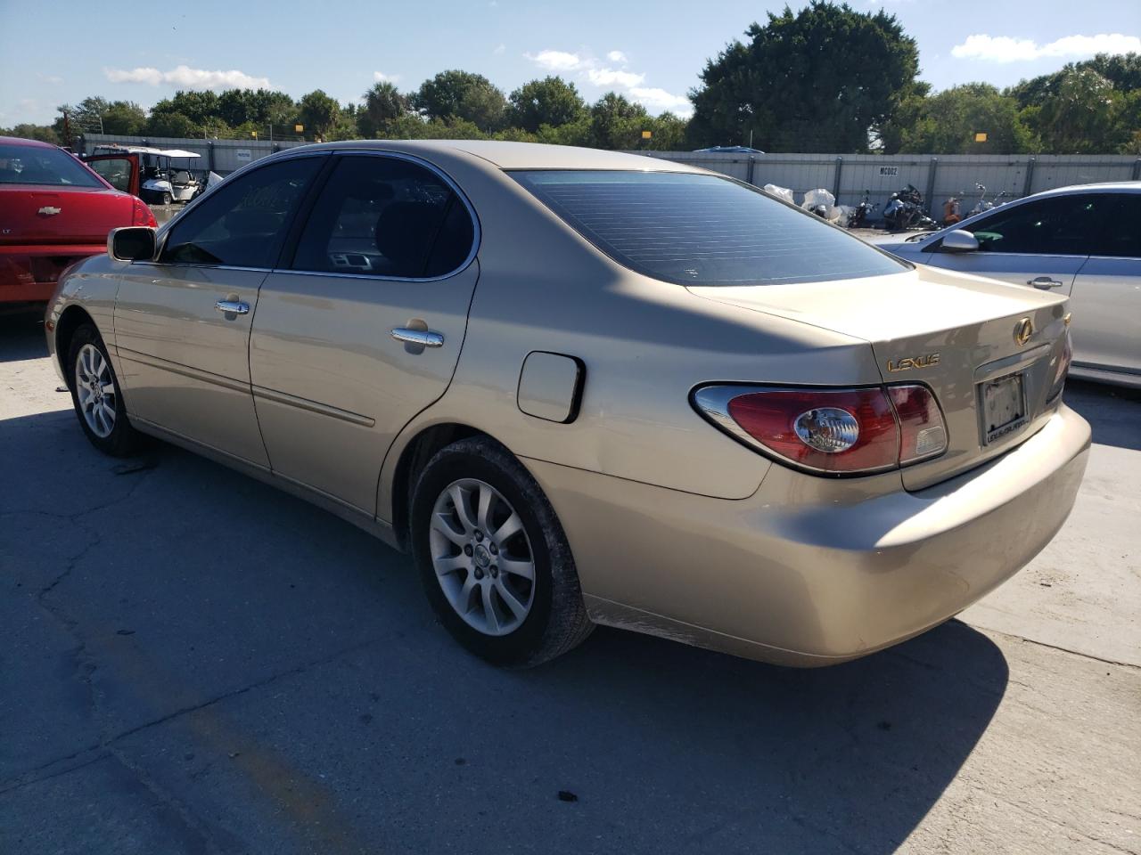 Photo 3 from auction – 2004 LEXUS ES 330 with VIN JTHBA30GX45013740