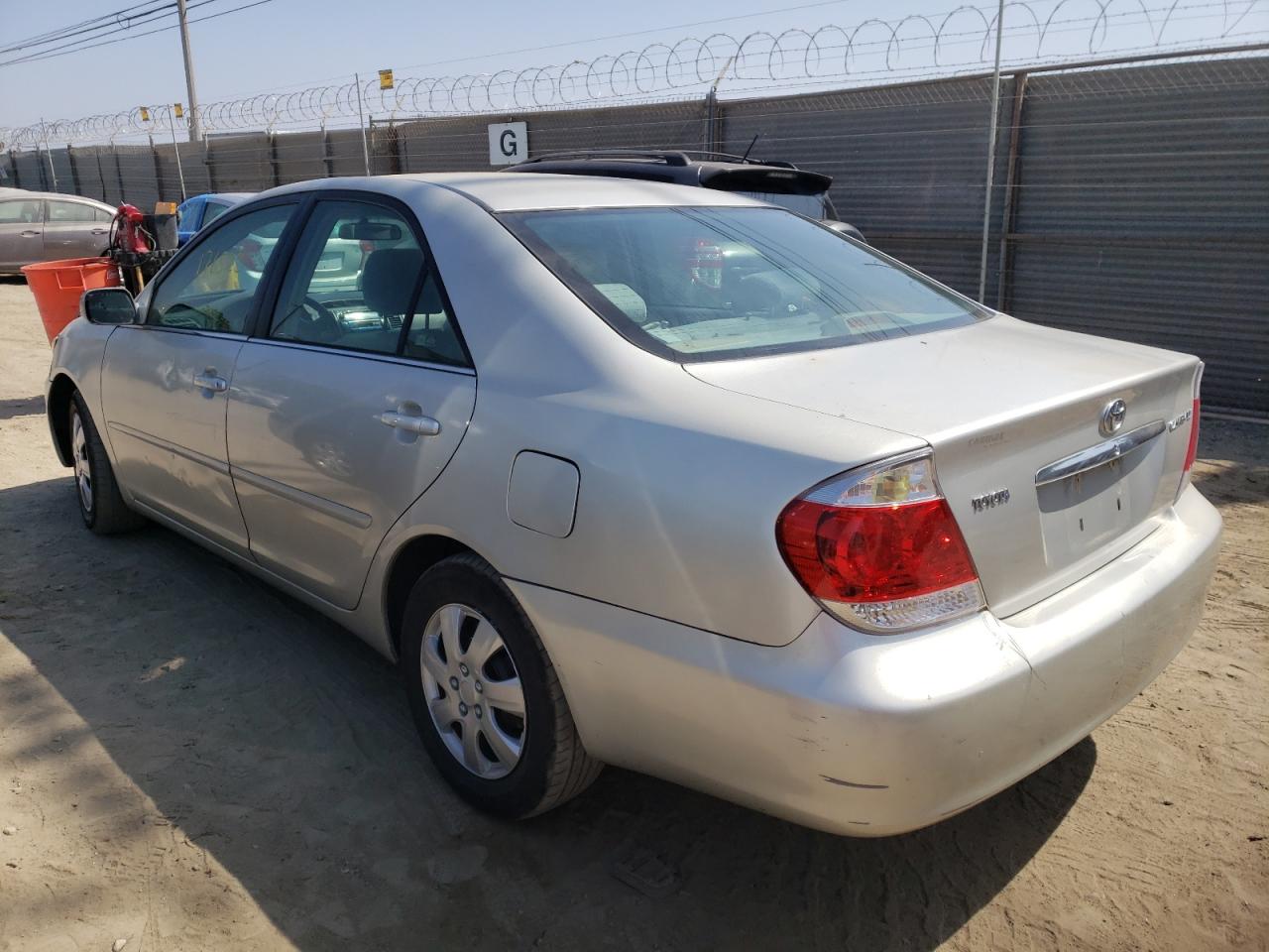 Photo 3 from auction – 2004 TOYOTA CAMRY LE with VIN 4T1BE32K24U369902