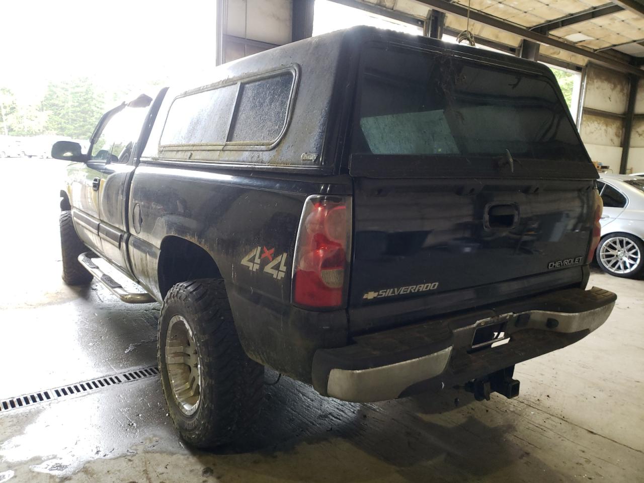 Photo 3 from auction – 2004 CHEVROLET SILVERADO with VIN 1GCEK19T44E193412