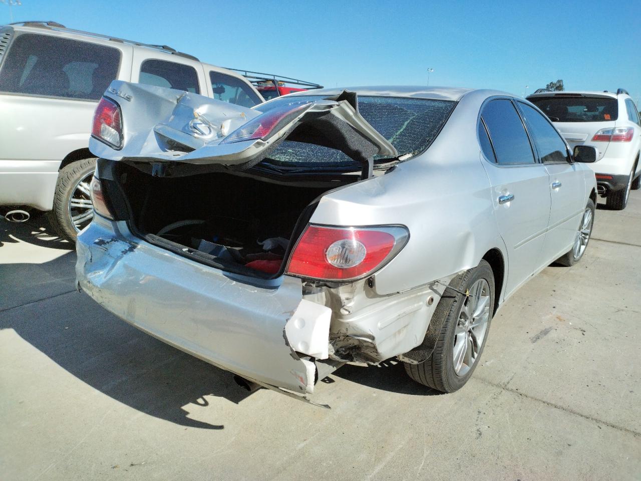 Photo 4 from auction – 2002 LEXUS ES 300 with VIN JTHBF30G220079355