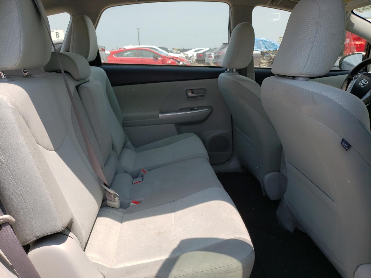 Photo 6 from auction – 2014 TOYOTA PRIUS V with VIN JTDZN3EU9E3323961