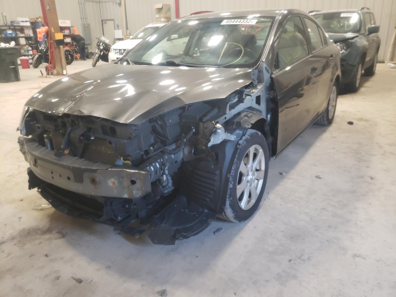 Photo 2 from auction – 2011 MAZDA 3 I with VIN JM1BL1VF2B1410671