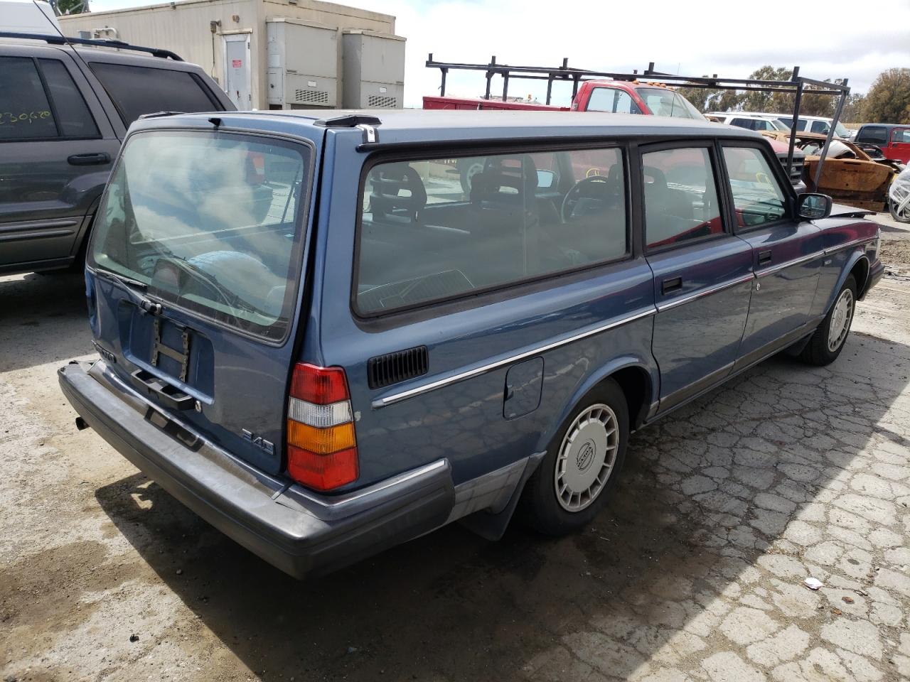 Photo 4 from auction – 1993 VOLVO 240 with VIN YV1AW8807P1946407