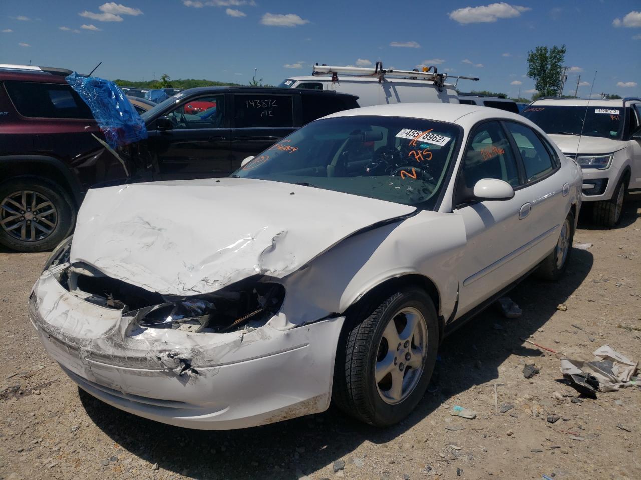 Photo 2 from auction – 2002 FORD TAURUS SES with VIN 1FAFP55202A236809
