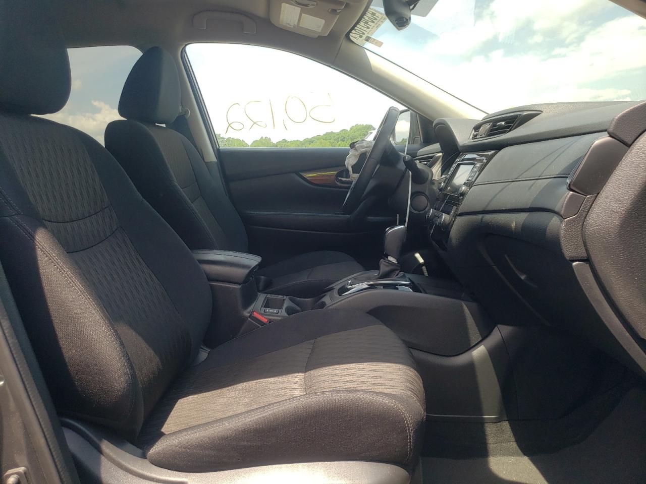 Photo 5 from auction – 2018 NISSAN ROGUE S with VIN 5N1AT2MT6JC813317