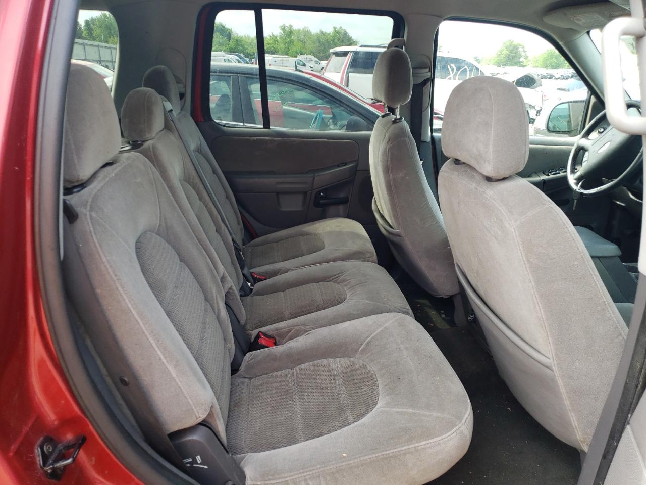 Photo 6 from auction – 2005 FORD EXPLORER X with VIN 1FMZU73K25UA01941