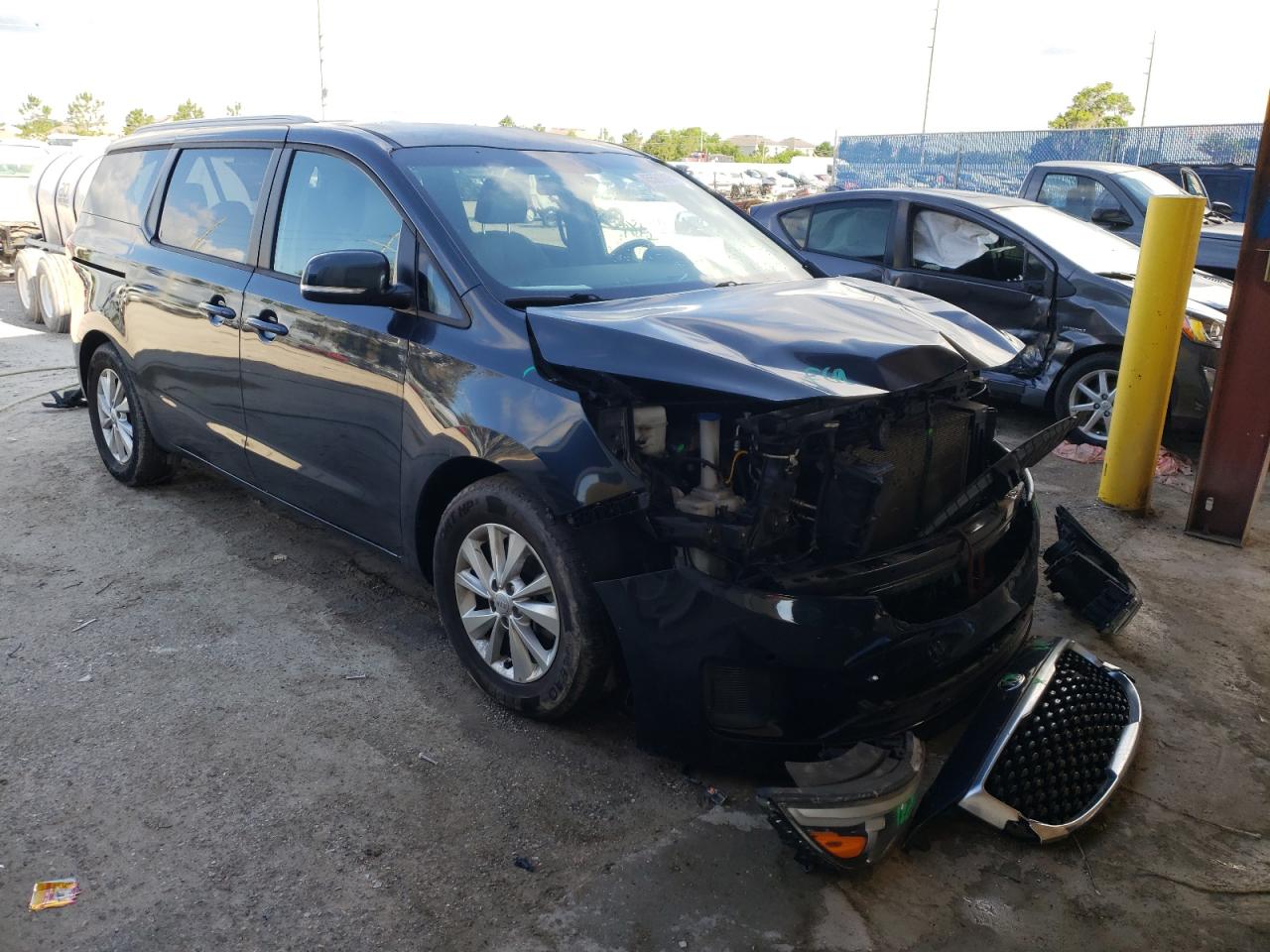 Photo 1 from auction – 2017 KIA SEDONA LX with VIN KNDMB5C10H6253373